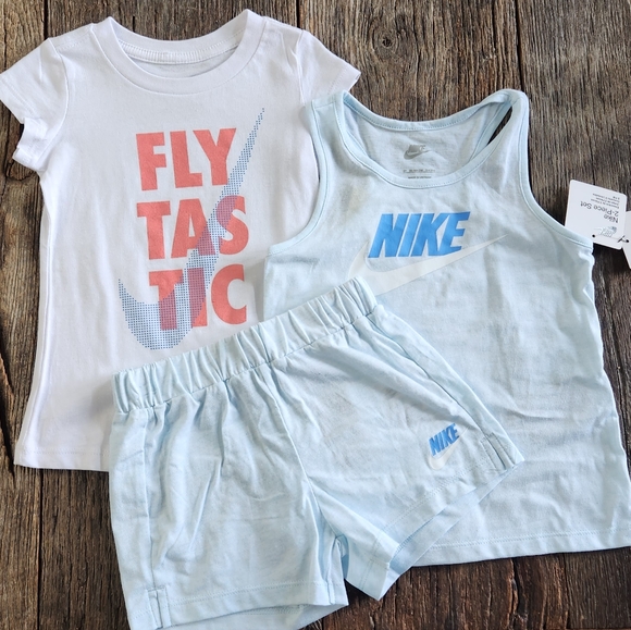 🆕️ Nike Tee - Picture 4 of 4